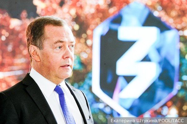 Медведев предпочел «тихий раздел» Украины ее членству в НАТО