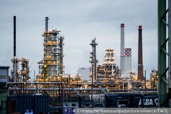 Reuters: Прибыль НПЗ в мире упала из-за недорогой российской нефти