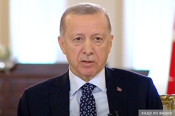 Президент Турции Эрдоган заявил о необходимости прервать прямой телеэфир из-за признаков желудочного гриппа