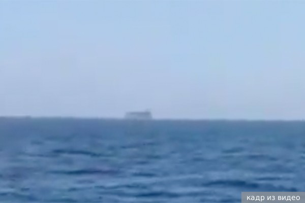 ISNA: Неизвестный нефтяной танкер, предположительно принадлежащий США, задержали в Оманском заливе