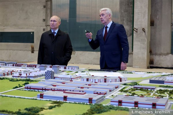Путин посетил новый индустриальный парк «Руднево»