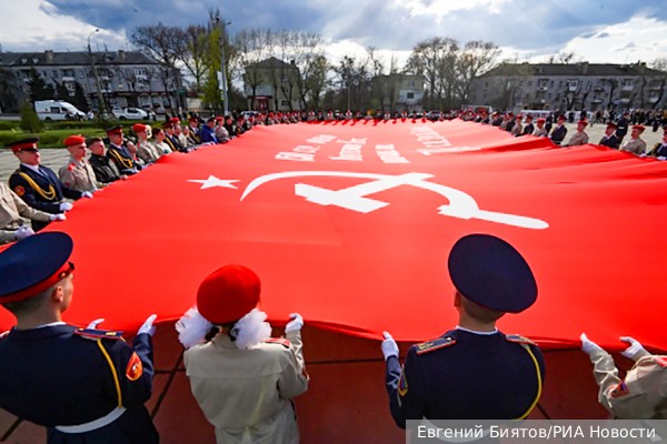 Историк назвал Знамя Победы мощнейшим объединяющим символом для россиян