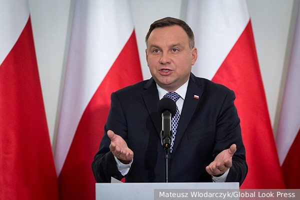 Дуда заявил о намерении Польши требовать «репараций» от России