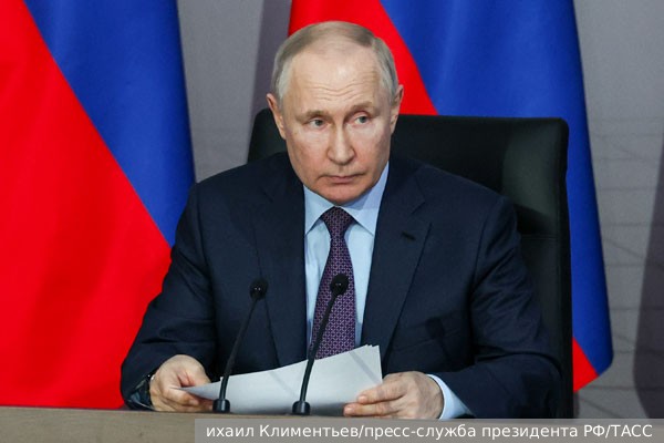 Песков пообещал своевременно сообщить, где Путин будет работать в четверг