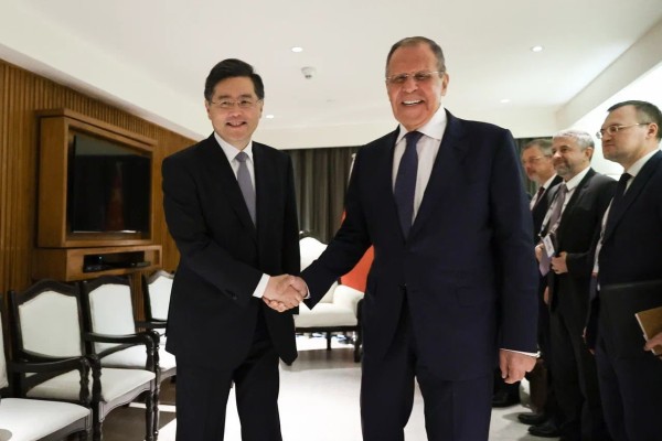 Китай собрался «настойчиво содействовать» мирным переговорам по Украине
