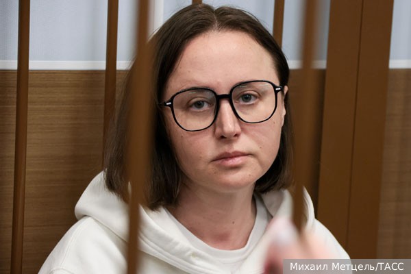 Суд в Москве арестовал драматурга Петрийчук на два месяца за оправдание терроризма