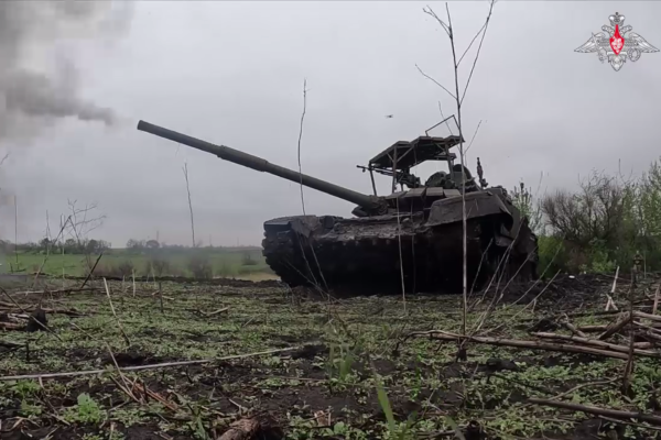Опубликованы кадры боевой работы российского танка Т-72Б3 по уничтожению украинской пехоты
