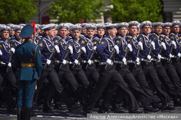 Сенатор Долгов: Парад Победы стал символом преемственности поколений в России