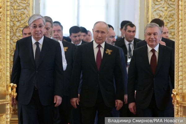 Киев возмутился участием иностранных лидеров в параде Победы в Москве