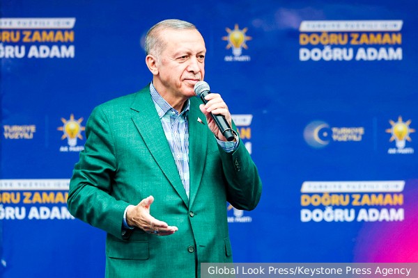 Эрдоган пристыдил лидера оппозиции за слова о вмешательстве России в выборы в Турции 