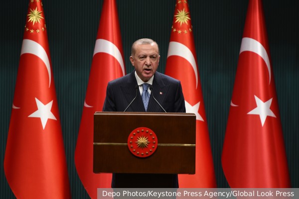 Эрдоган заявил о своем лидерстве «с явным отрывом» на выборах в Турции