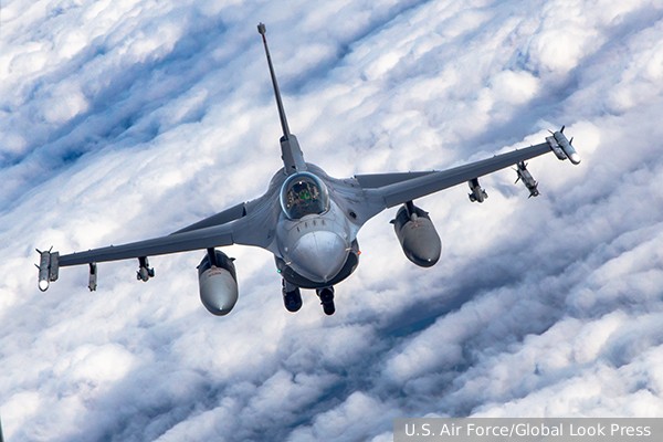 Украина захотела получить 50 истребителей F-16 от Запада
