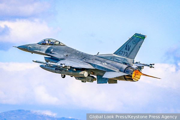 В мире: Эксперты объяснили, почему страны НАТО не передают Украине истребители F-16