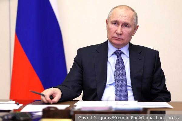 Путин указал на попытку противников страны создать России проблемы с миграцией