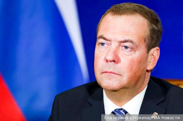 Медведев: Переговоры с Украиной сейчас не нужны