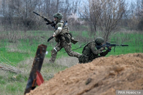 Минобороны: ВДВ России на южном фланге на Артемовском направлении отражают все атаки ВСУ