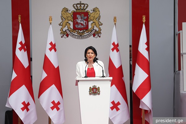 Зурабишвили выступила со скандальной речью на Дне независимости Грузии