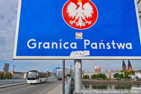 Польша решила запретить проезд через границу с Белоруссией российским грузовикам