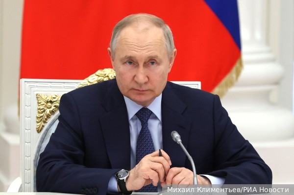 Путин предложил обсудить декриминализацию ряда экономических преступлений на ПМЭФ