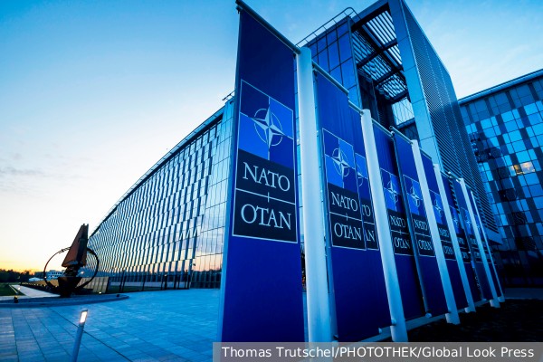 Киссинджер назвал серьезной ошибкой попытку включить Украину в НАТО