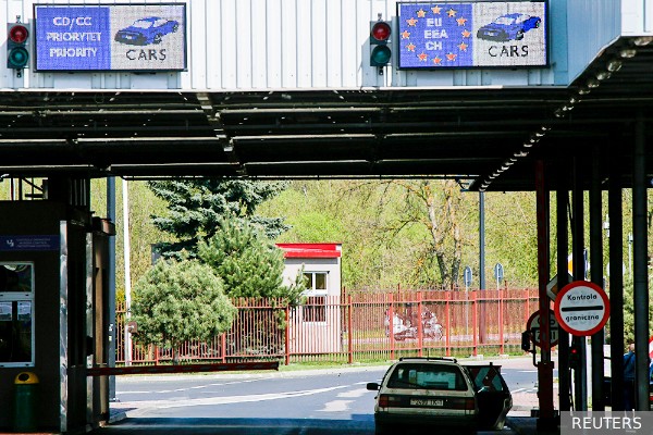 Семья россиян прорвалась через границу из Польши в Белоруссию