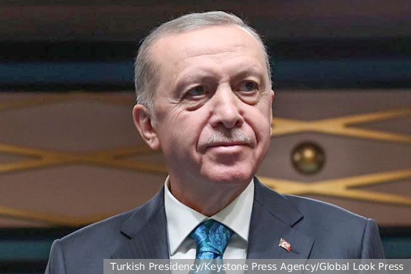 Альянс во главе с партией Эрдогана получил большинство в парламенте Турции 