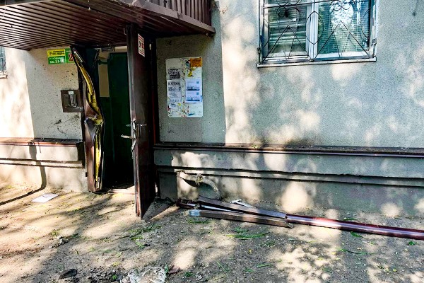 В Курске из-за атаки дронов поврежден многоквартирный дом
