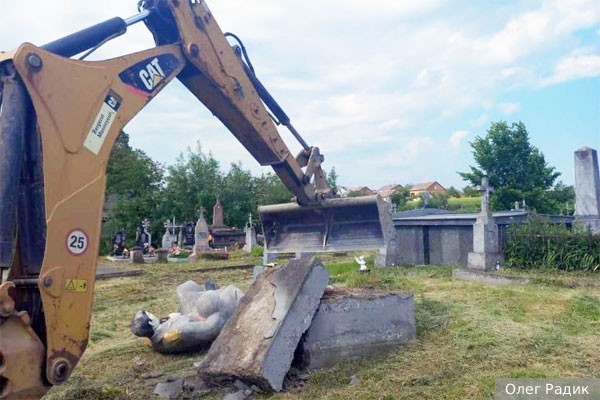 Во Львовской области демонтировали еще один памятник советским солдатам