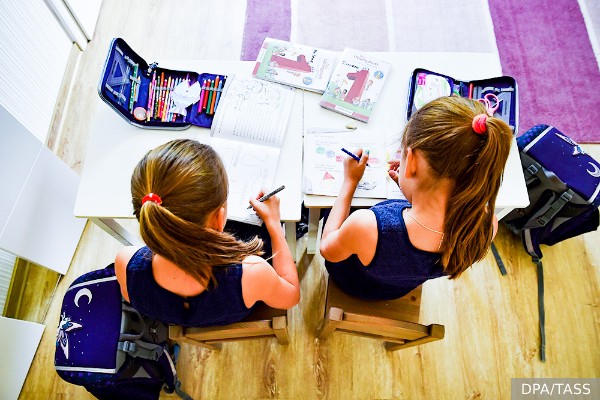 В Госдуме предложили сократить объем домашнего задания для школьников