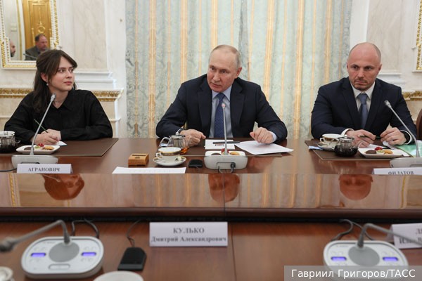 Путин заявил о возможном создании «санитарной зоны» на Украине 