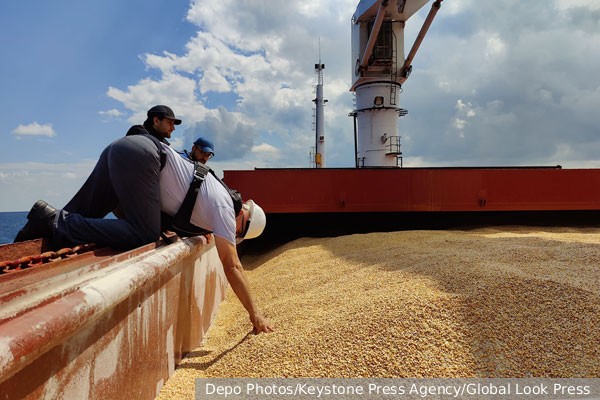 Названы возможные сроки выхода России из зерновой сделки 