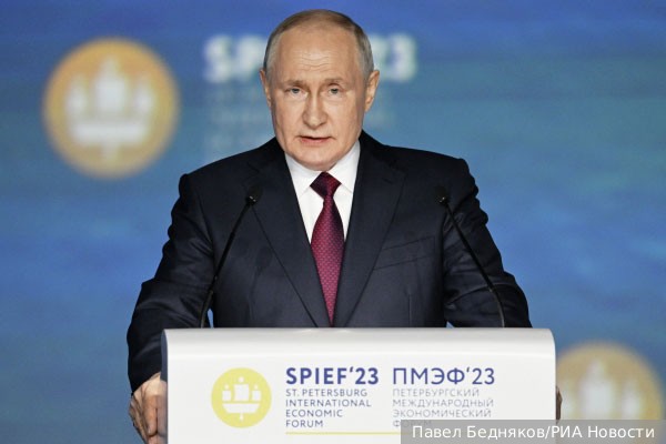 Политолог Мартынов: Путин в выступлении на ПМЭФ подтвердил конец неоколониальной системы Запада