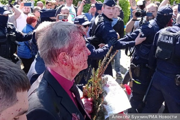 В Польше прекратили дело о нападении на посла России в День Победы