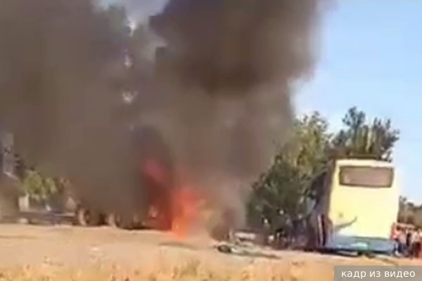 При столкновении автобуса и грузовика в Дагестане погибли восемь человек