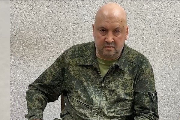 Генерал Суровикин: Военный мятеж сыграет на руку противнику