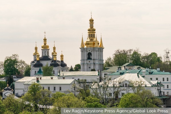 Киев и ЮНЕСКО решили вывезти из Киево-Печерской лавры христианские ценности