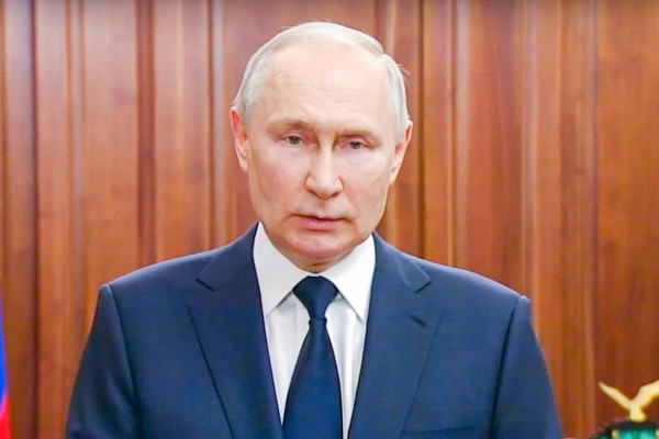 Путин поблагодарил россиян за сплоченность и патриотизм во время мятежа