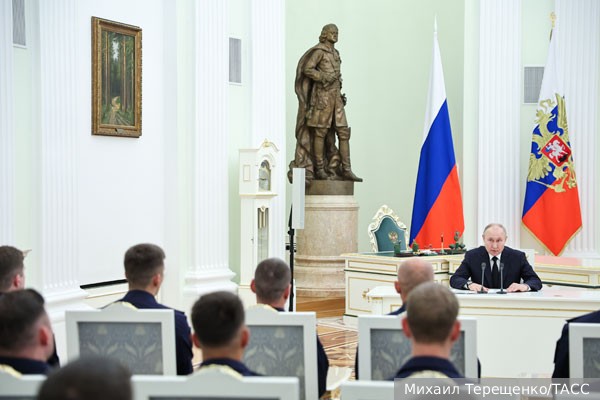 Путин: Российские военные смогли предотвратить хаос и гражданскую войну