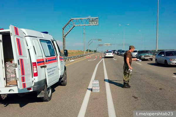 Пробка на подъезде к Крымскому мосту со стороны Кубани увеличилась до 13 км