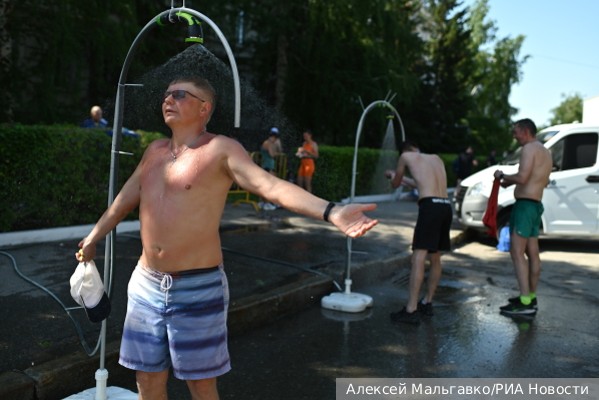 Сексолог предупредил об опасности летней жары для репродуктивной функции мужчин