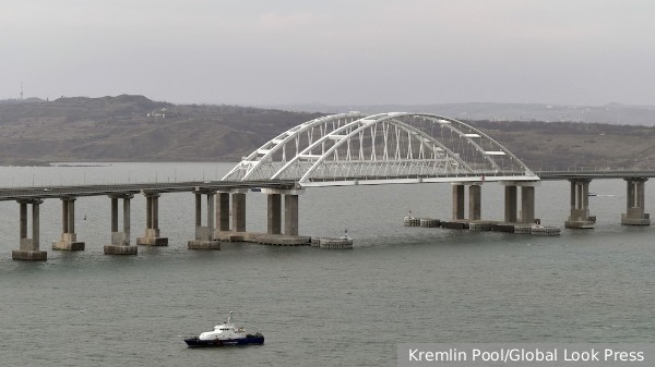 Военкор: ВСУ попытались нанести удар по Крымскому мосту