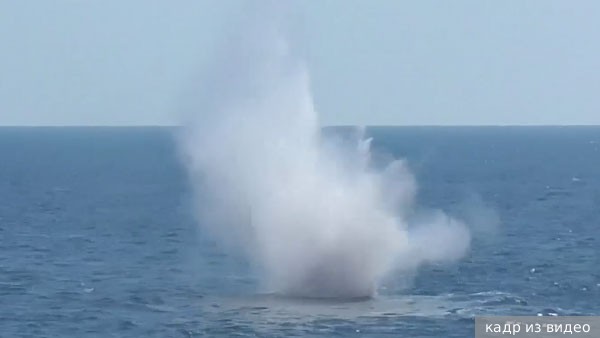 Корабль ЧФ уничтожил дрейфующую украинскую мину в Черном море