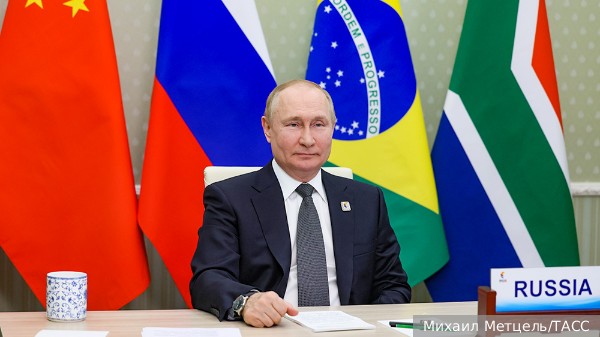 Путин решил участвовать в саммите БРИКС по видеоконференцсвязи