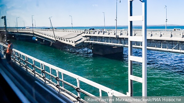 Танкеры в Черном море могут нести угрозу Крымскому мосту