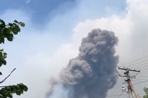 Опубликовано видео пожара после атаки беспилотника в Крыму