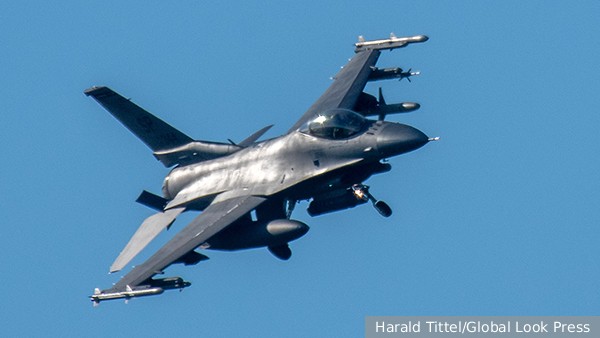 Politico: Украина вряд ли получит F-16 раньше весны 2024 года