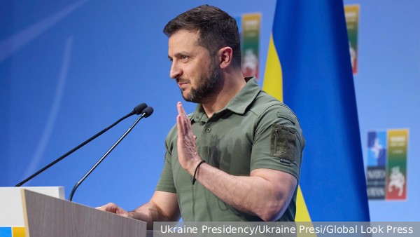 На Украине объяснили подоплеку решения Зеленского о военном положении