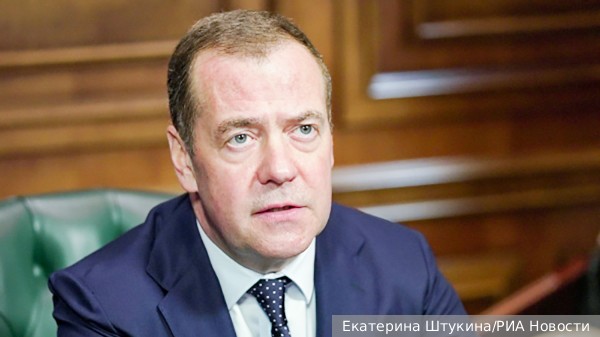 Медведев сравнил лидеров Запада и Украины с инопланетными рептилоидами