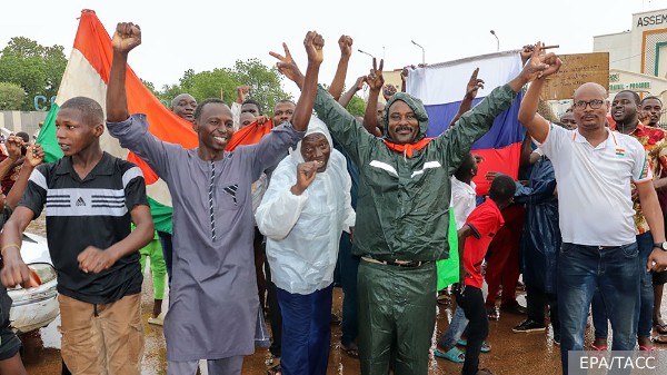 Российские флаги в Нигере ставят под вопрос благополучие Франции
