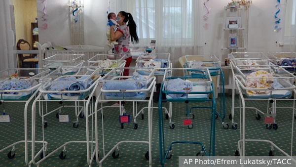За полгода на Украине родилось меньше 100 тысяч детей